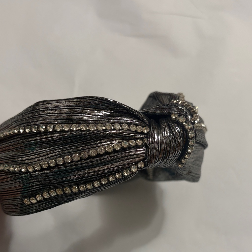 Source Unknown Metallic Silver Headband with Rhinestones - Picture 2 of 3